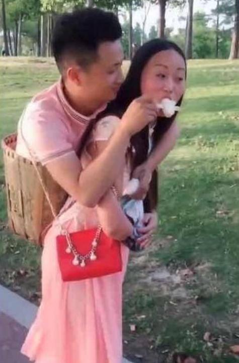 网红连体夫妻是真夫妻吗,真夫妻还是炒作？